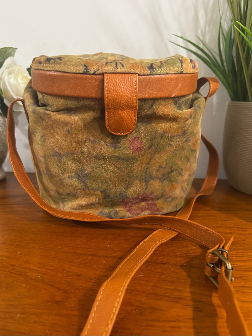 Vintage Ann taylor floral suede leather crossbody bag structure boho